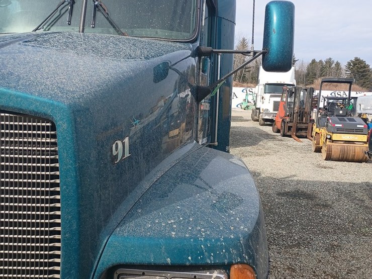 2002-kenworth-t600-image-11