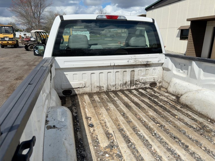 2016-ford-f150-xl-image-13