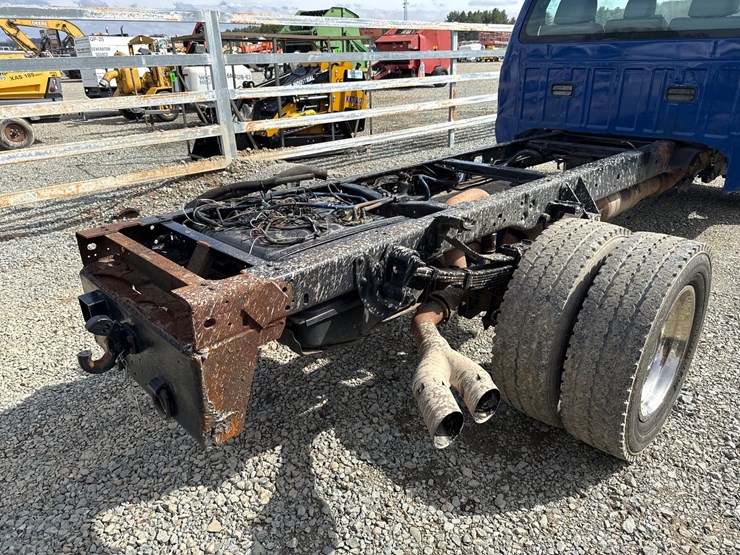 2015-ford-f550-image-18