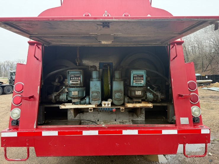 2012-international-7400-image-36