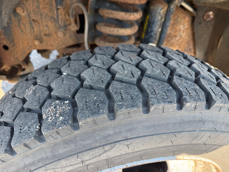 2014-ford-f550-xl-image-55