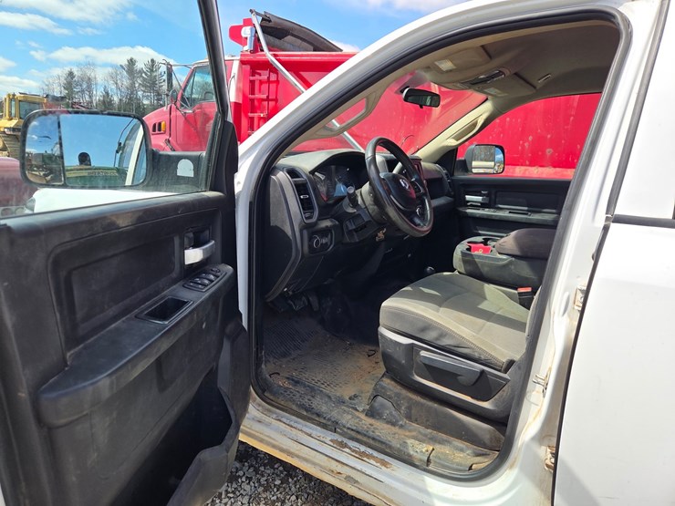 2019-dodge-3500hd-image-47