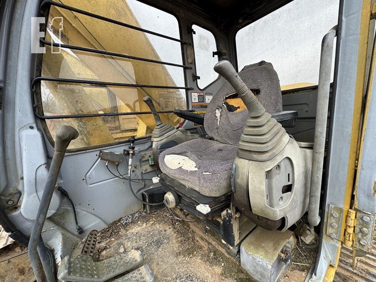 deere-230-lc-image-25