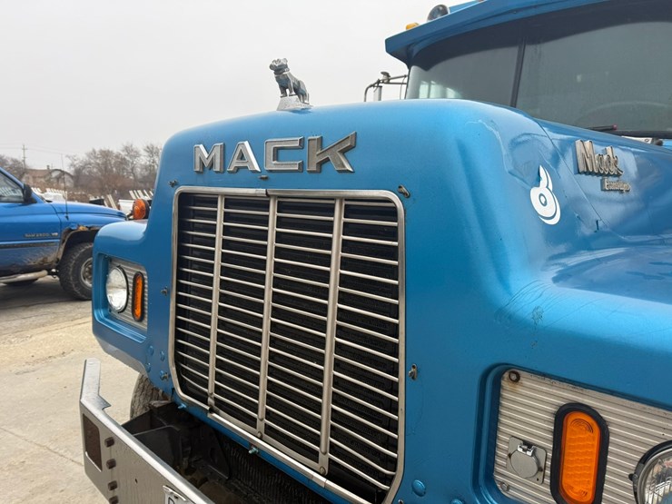 mack-rd686s-image-10