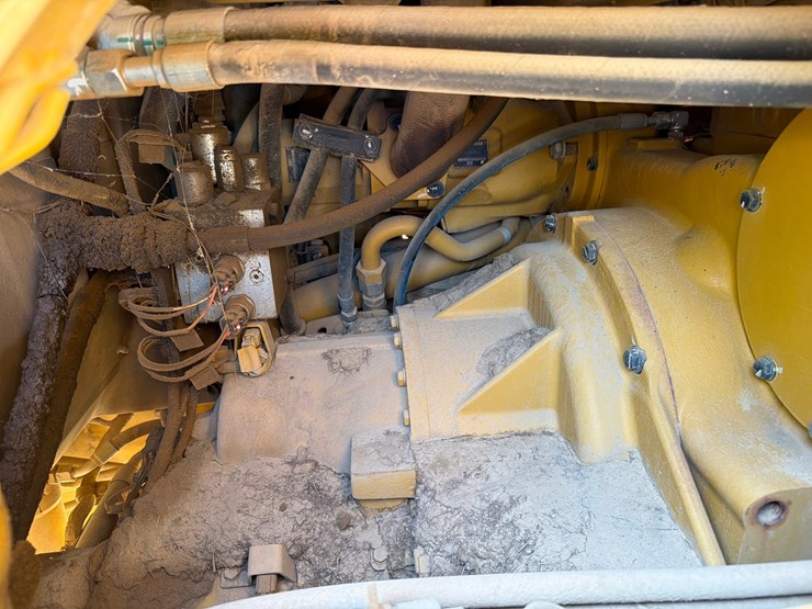 2018-caterpillar-12m3-image-79