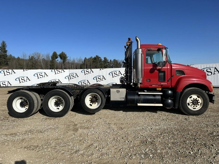 2003-massey-ferguson-8-image-6