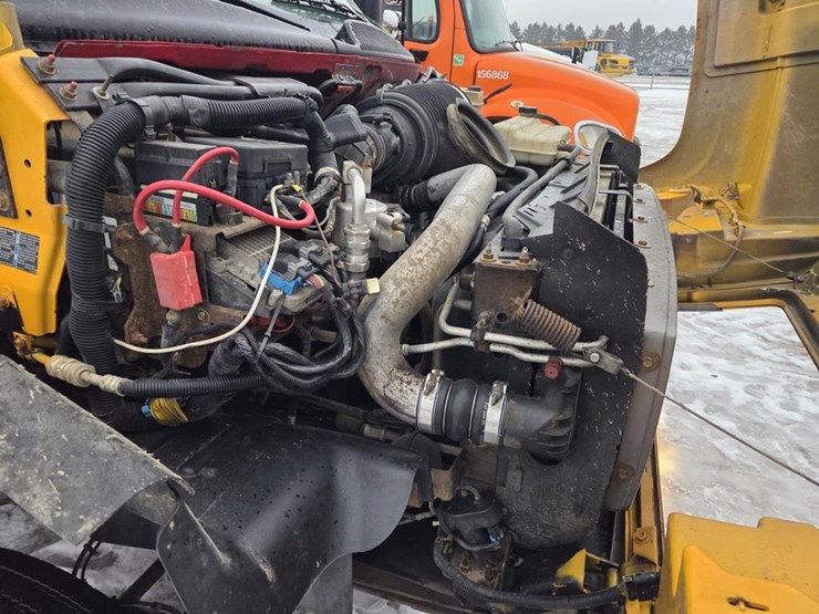 2005-massey-ferguson-8-image-38