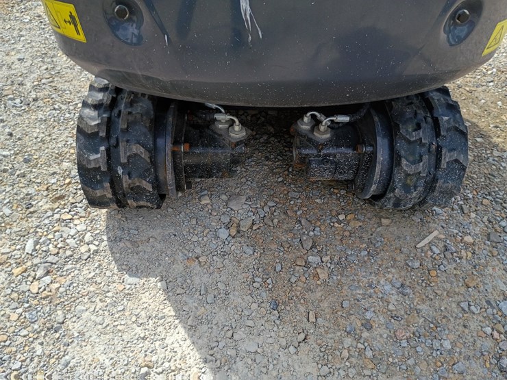 #24173-•-2025-agt-qk16r-mini-excavator-image-11