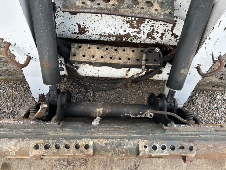 bobcat-t300-image-10