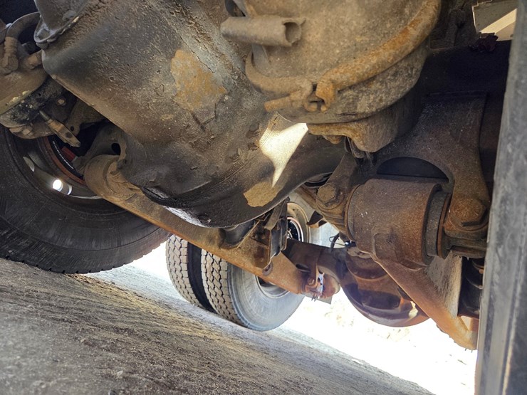 2012-international-7600-image-34