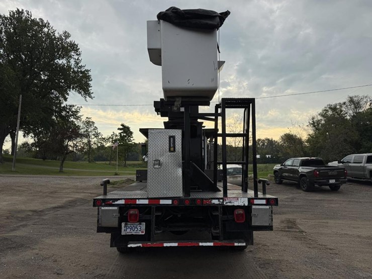 2003-peterbilt-330-image-4