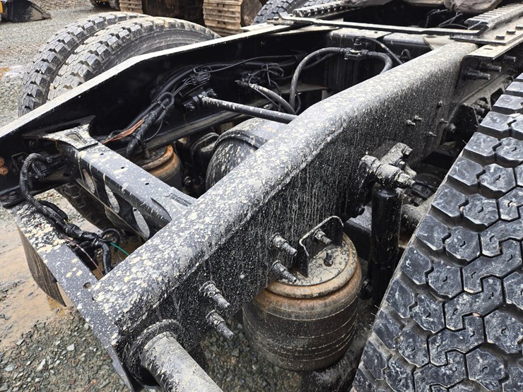 2019-international-hx620-image-28