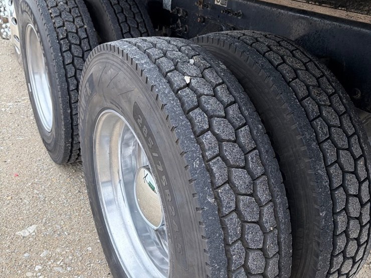 2019-kenworth-t880-image-6