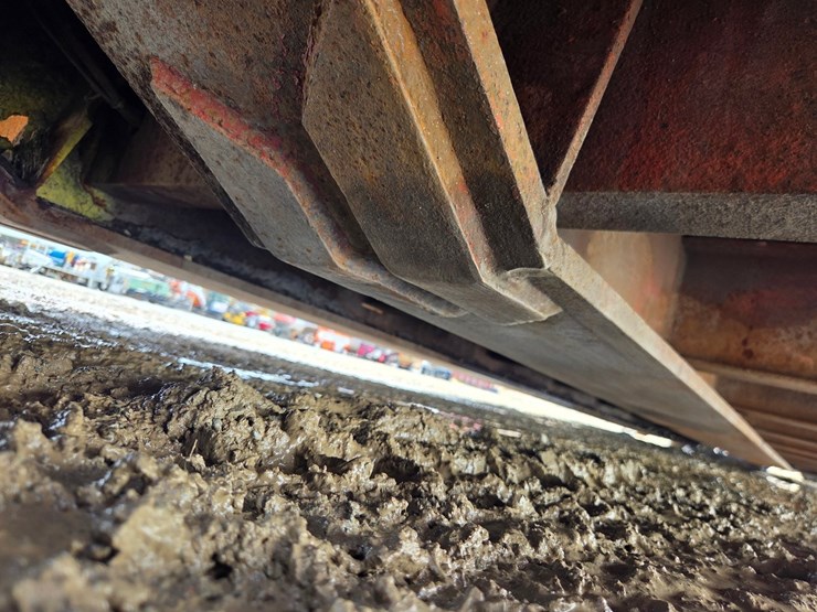 1975-massey-ferguson-8-image-38