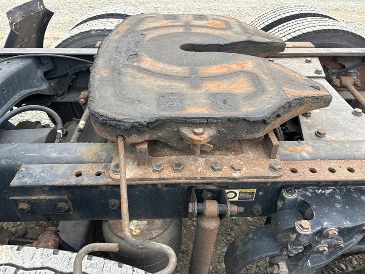 2016-kenworth-t680-image-21