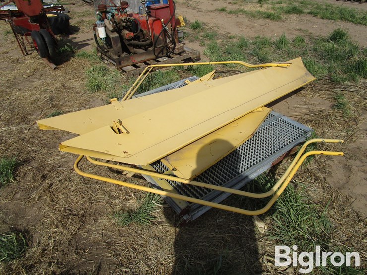 new-holland-tr96-image-3