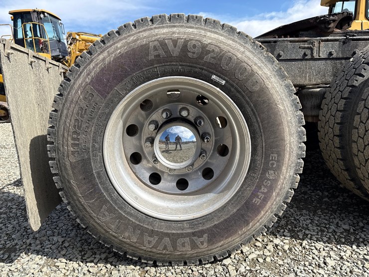 2004-peterbilt-378-image-59