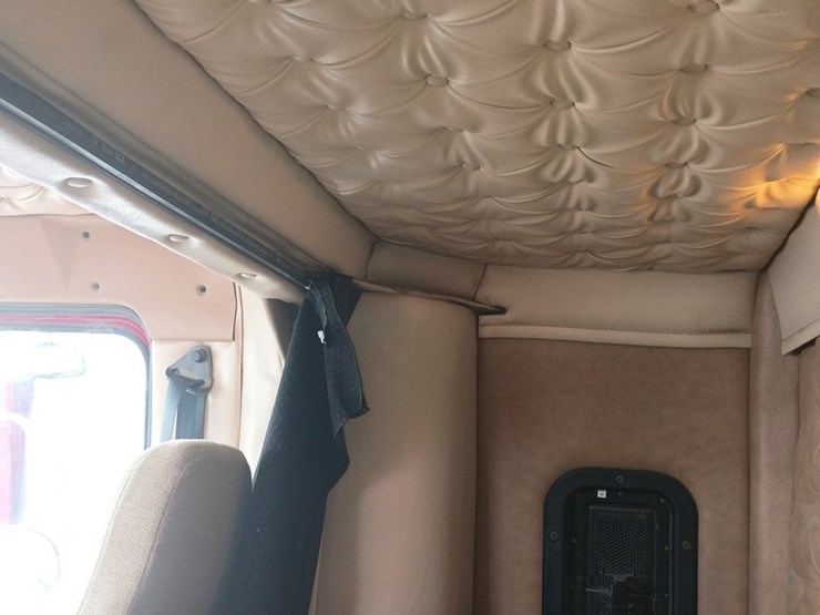 2012-massey-ferguson-8-image-61