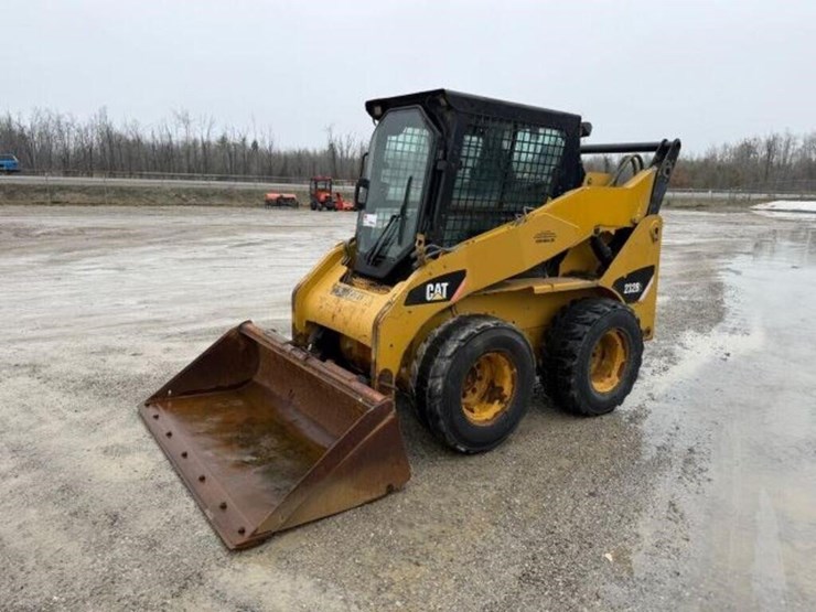 2009-caterpillar-232b2-image-1