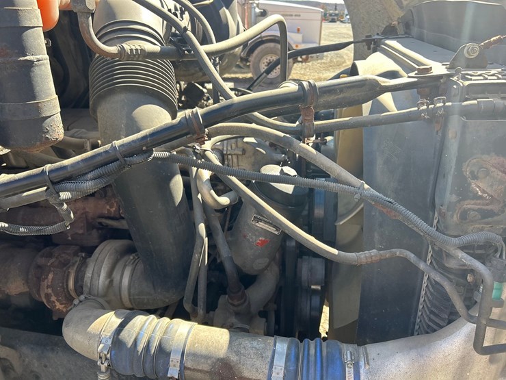 2005-massey-ferguson-8-image-47