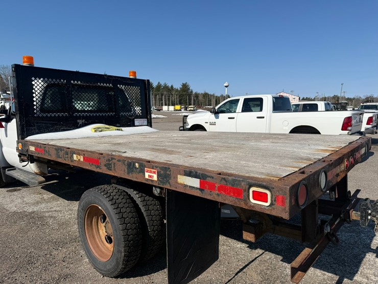 2011-ford-f550-xl-image-16