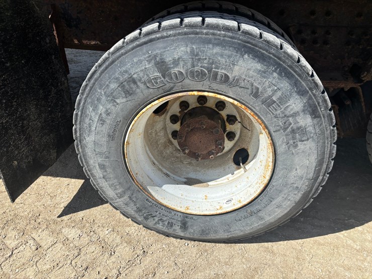 2006-international-7600-image-125