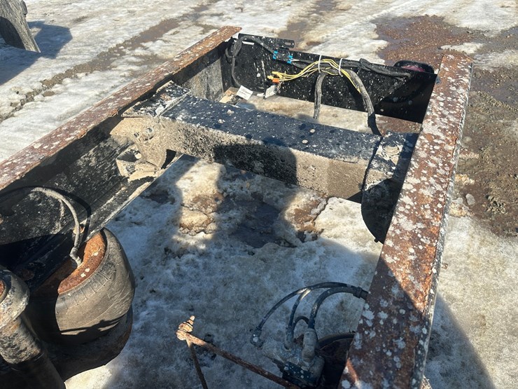 2015-peterbilt-337-image-22