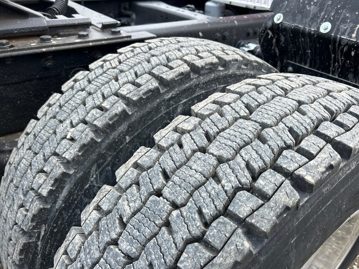 2015-kenworth-t680-image-80