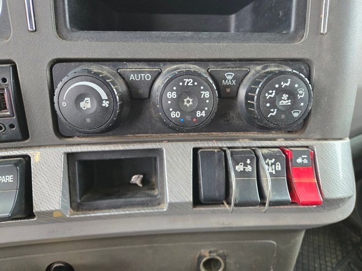 2017-kenworth-t680-image-79