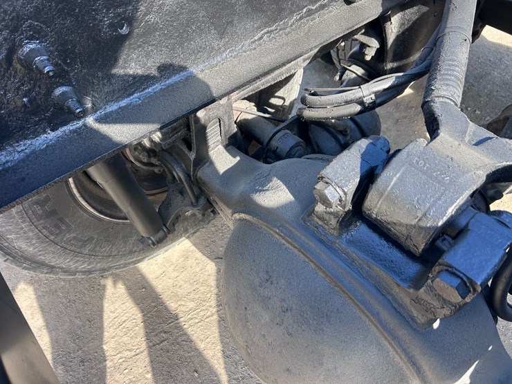 #1680-•-2003-freightliner-day-cab-truck-tractor-image-28