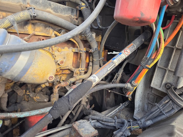 2005-caterpillar-c13-image-46