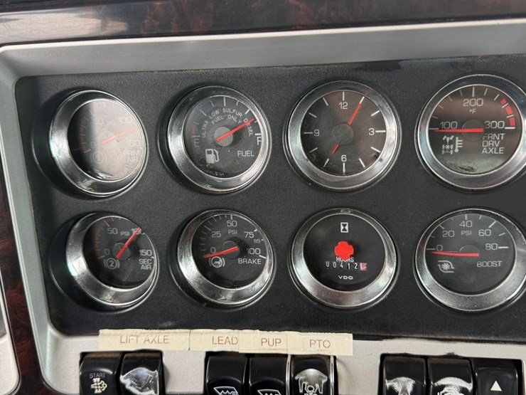 2011-kenworth-t800-image-69