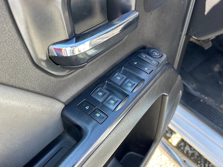 2018-chevrolet-3500-image-61