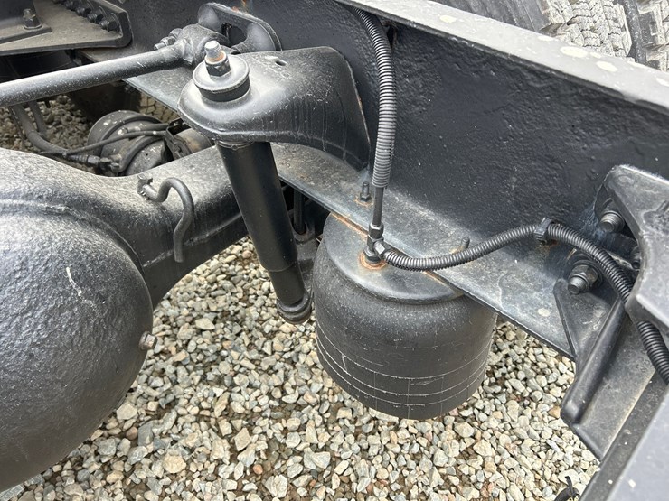 2015-kenworth-t680-image-24