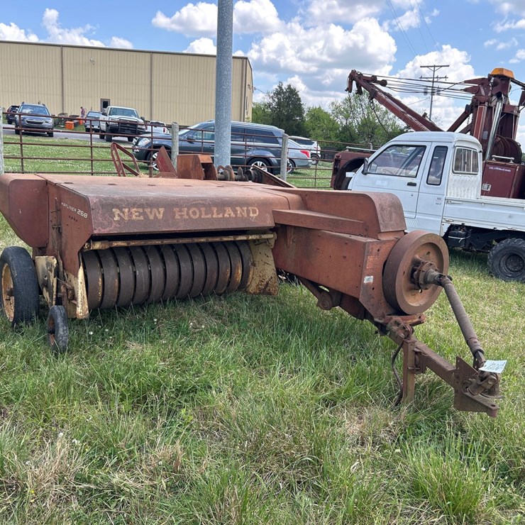 NEW HOLLAND 268