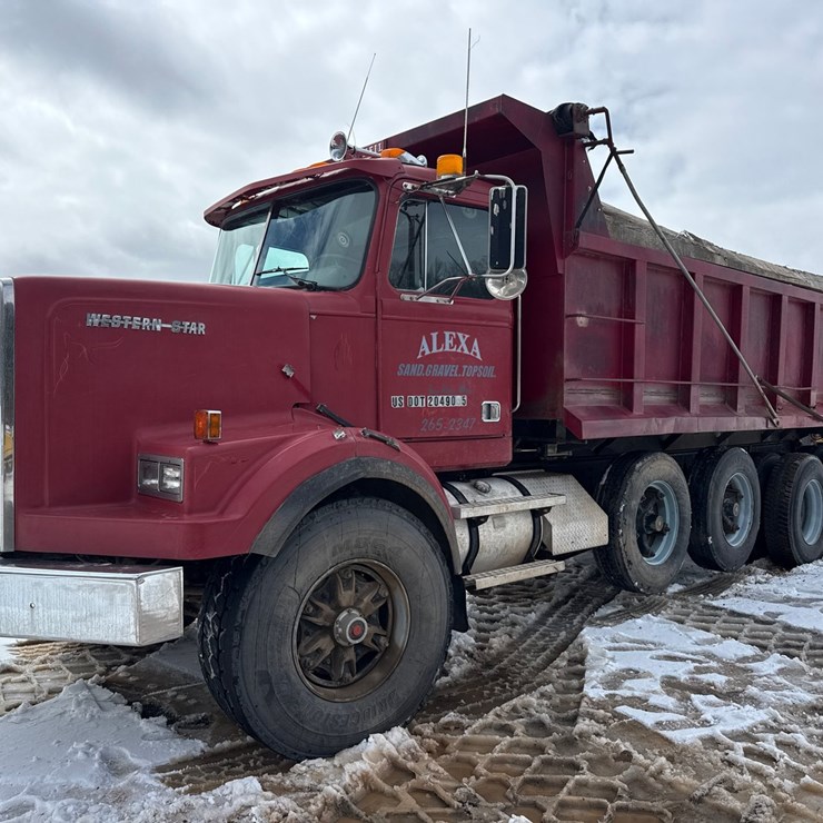 #2016 • 1990 Western Star Quad Axle Dump Truck