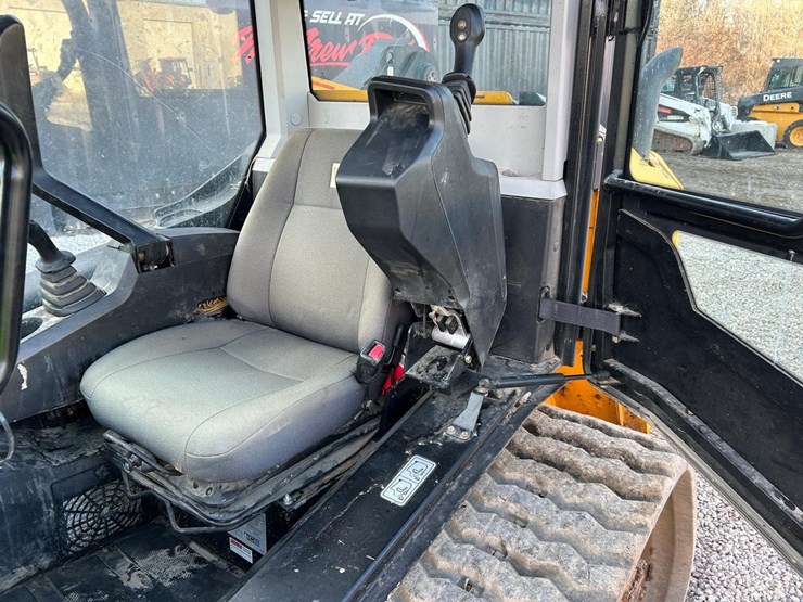 2018-jcb-270t-image-19