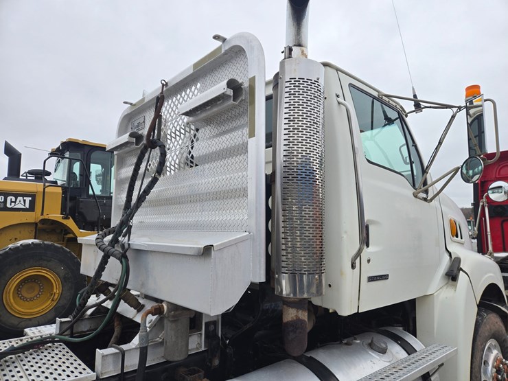 2006-caterpillar-c15-image-18