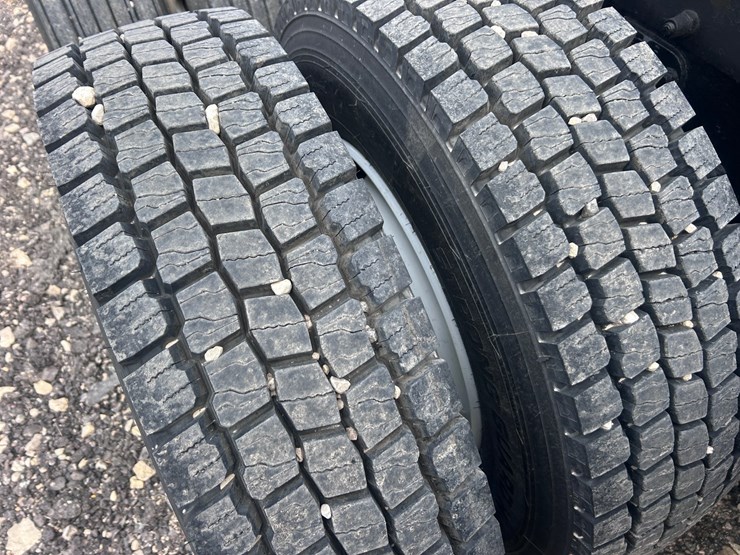 1998-peterbilt-379-image-90