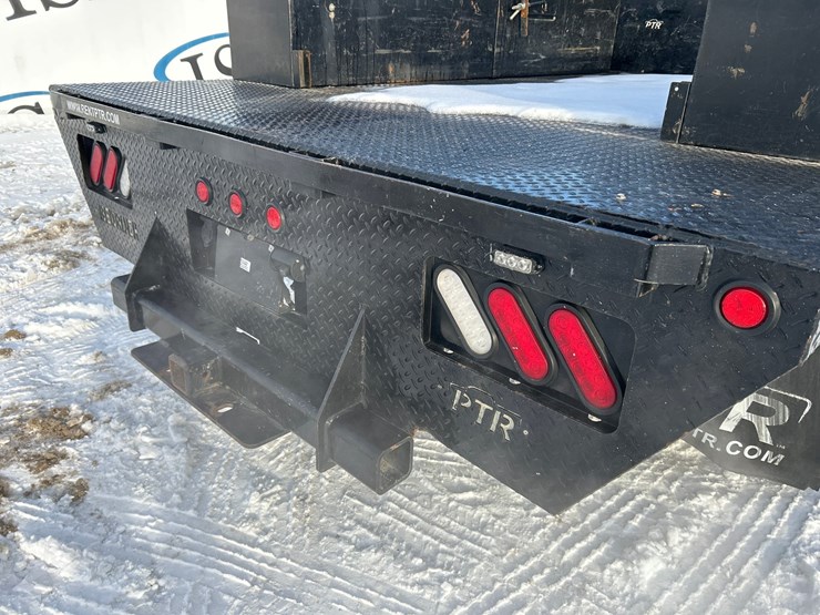 2021-ford-f550-image-22