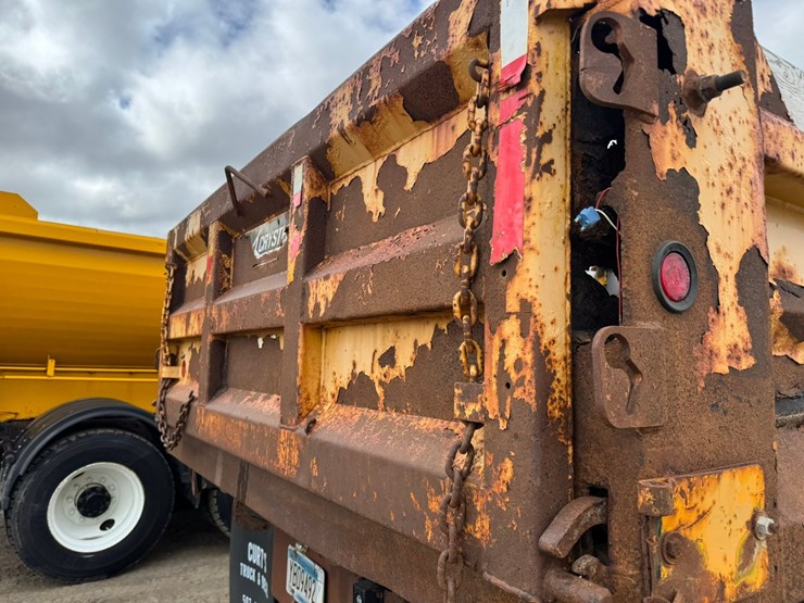 1977-ford-8000-image-21