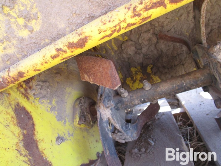 john-deere-h048l-mower-deck-&-3260-roto-tiller-image-14