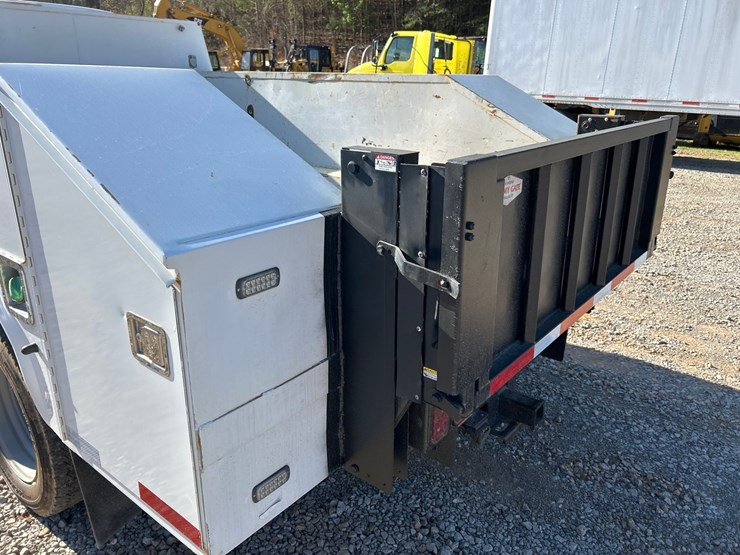 2012-ford-f550-image-18