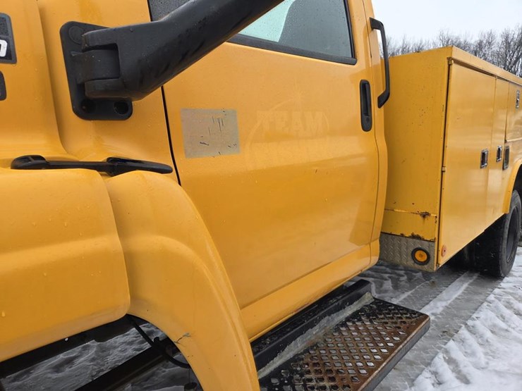 2005-massey-ferguson-8-image-13