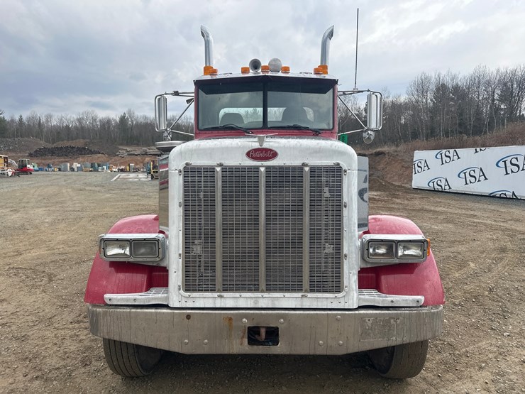 2004-peterbilt-378-image-8