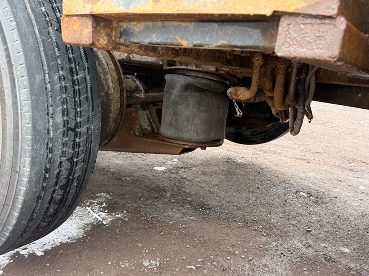 #1052-•-2007-international-7600sfa-tri-axle-dump-truck-image-47