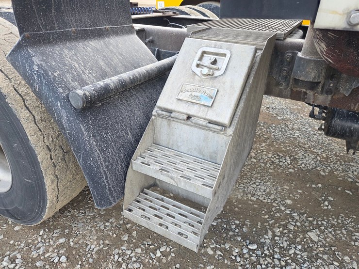 2005-caterpillar-c13-image-26