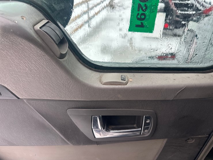 2008-kenworth-t370-image-31