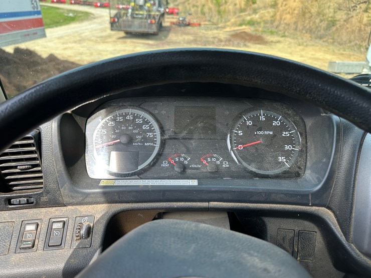 2020-hino-268-image-22