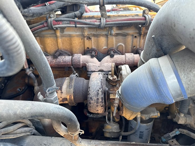 2002-freightliner-fl80-image-22